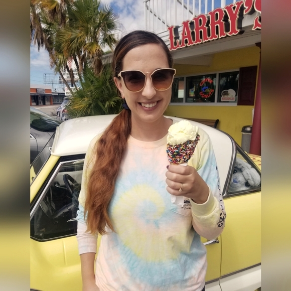 Meet your Posher, Tiffany - Picture 2 of 4